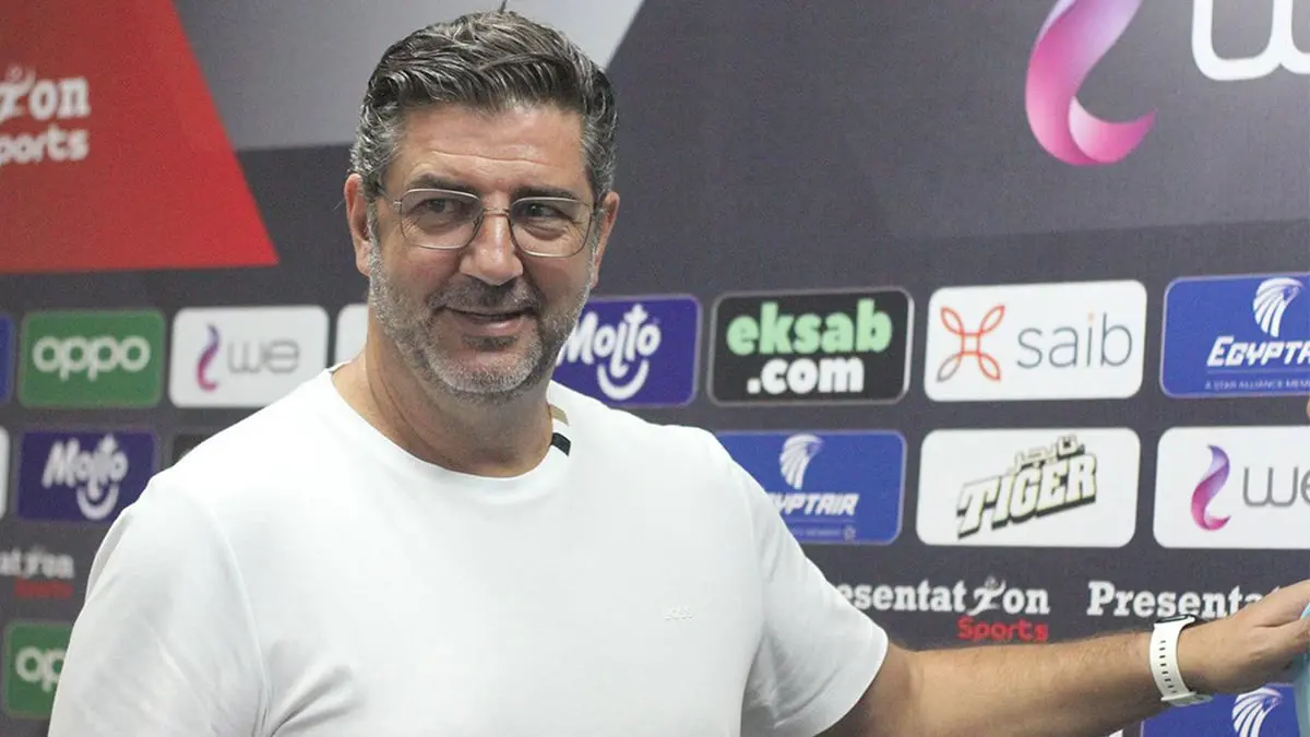 من دون لاعبي الزمالك.. روي فيتوريا يعلن قائمة منتخب مصر