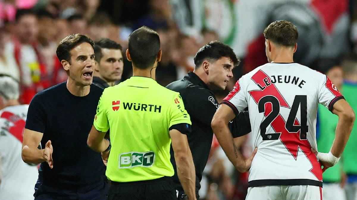 بعد تعطل الـVar.. فضيحة تحكيمية في مباراة برشلونة ورايو فاييكانو (فيديو) | إرم نيوز