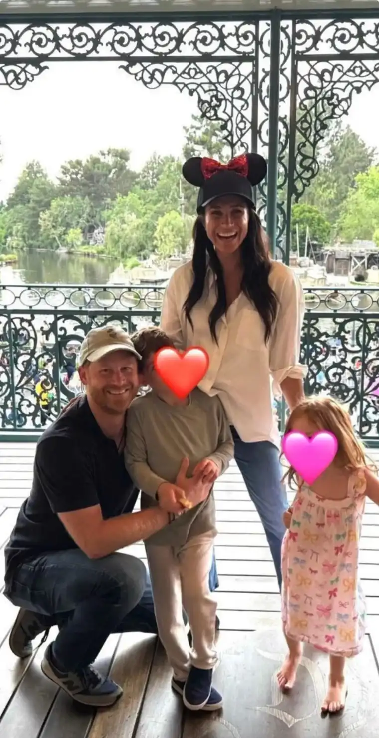 ميغان ماركل والأمير هاري في ديزني لاند