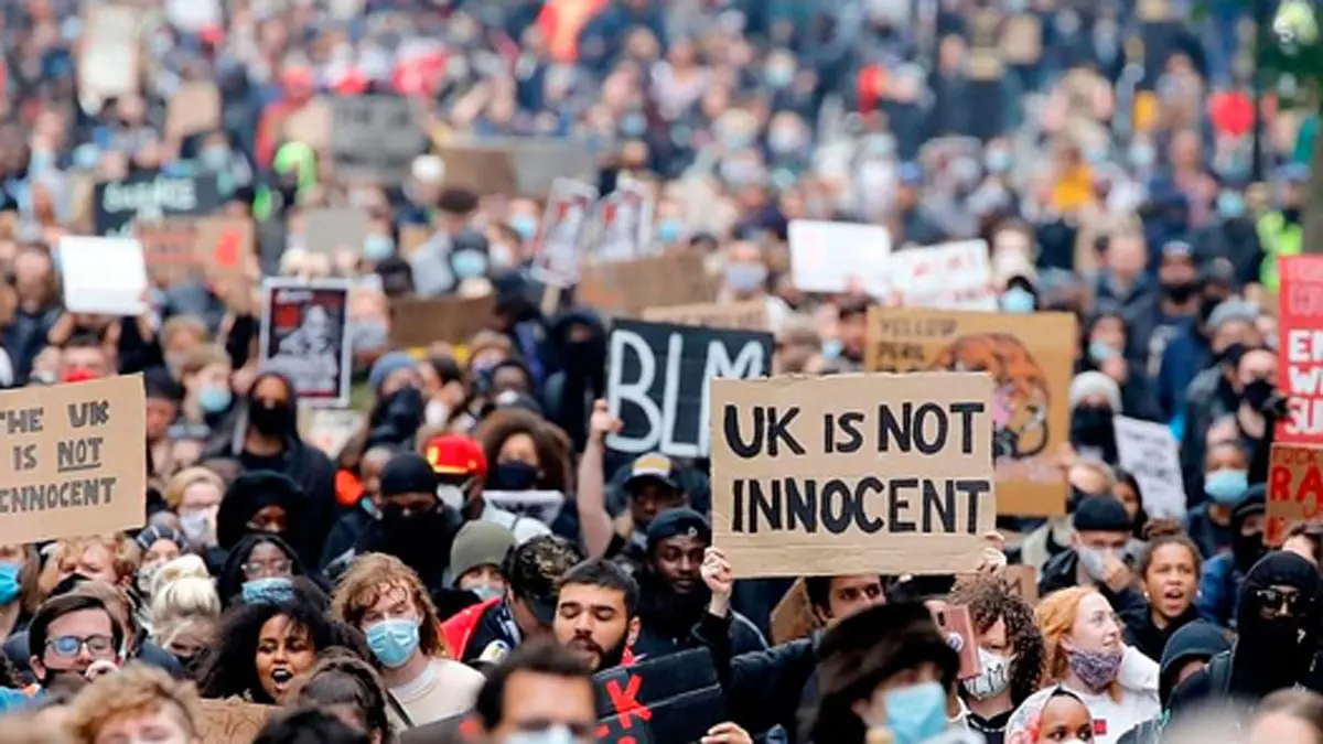 اشتباك في لندن بين الشرطة ومحتجين من اليمين المتطرف (فيديو)