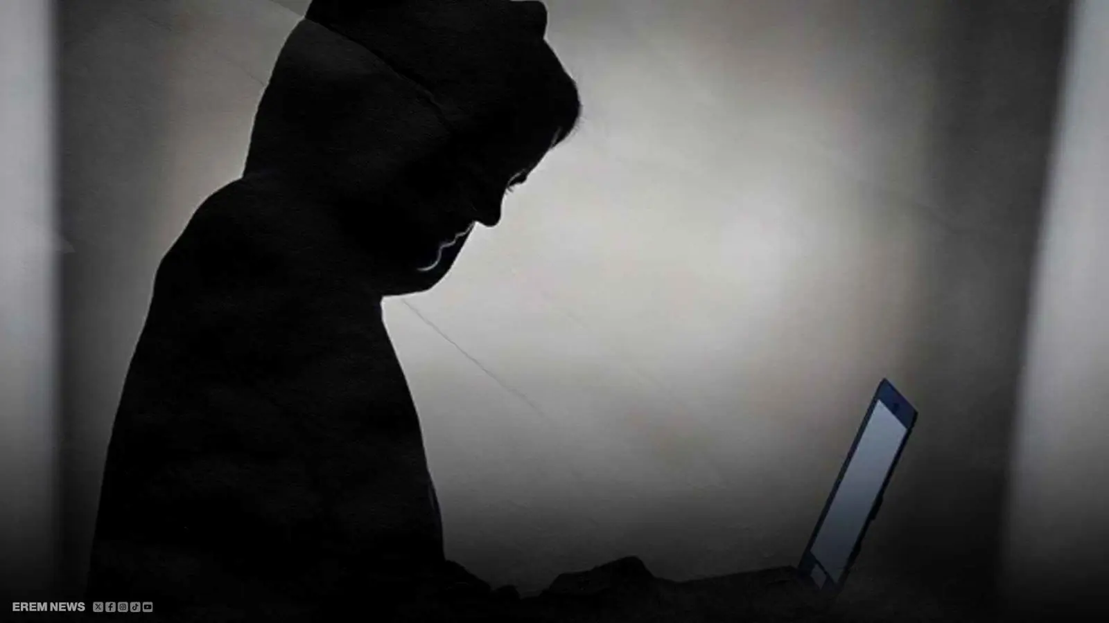 عبر "محادثات حميمية".. عصابة نسائية مصرية تستدرج الشباب لابتزازهم