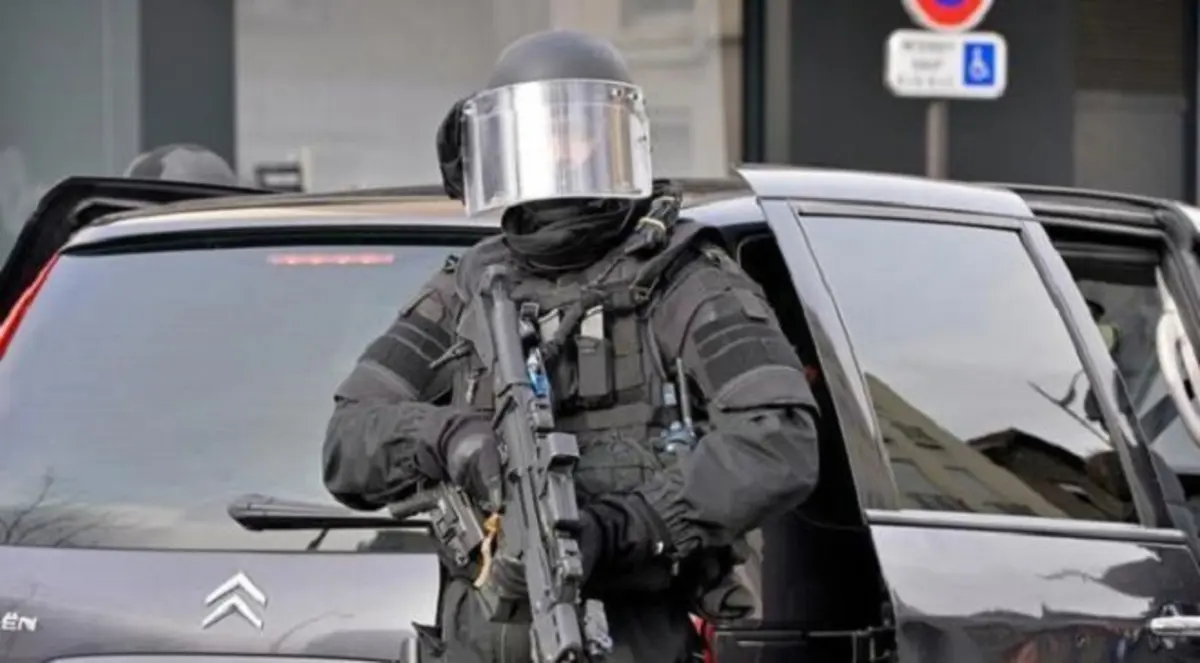 القبض على 3 أشخاص على خلفية هجوم أحبط بباريس