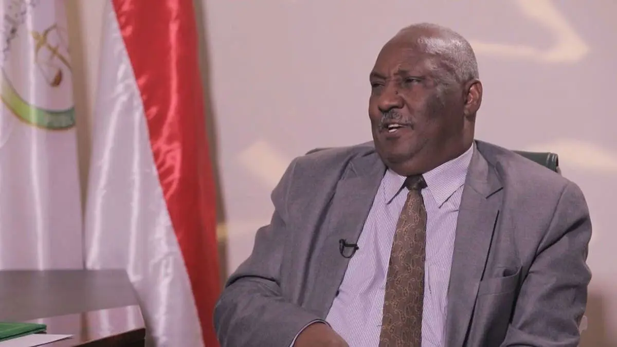 السودان.. البرهان يقيل النائب العام مبارك محمود