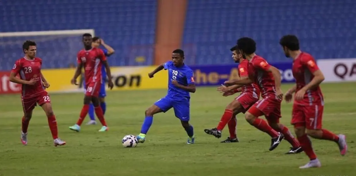 مسؤول اتحادي سابق يجلد منافسي الهلال السعودي المحليين
