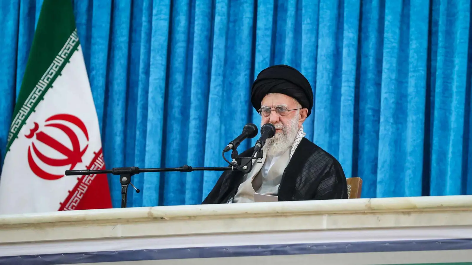 خامنئي: إسرائيل تُعاقب الآن
