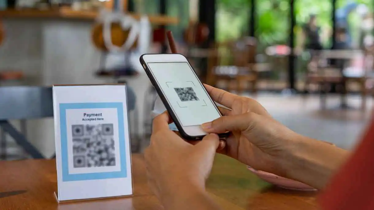 احذر قبل أن تمسح أي رمز QR.. سهولة الاستخدام قد تكون مدخلًا للاختراق