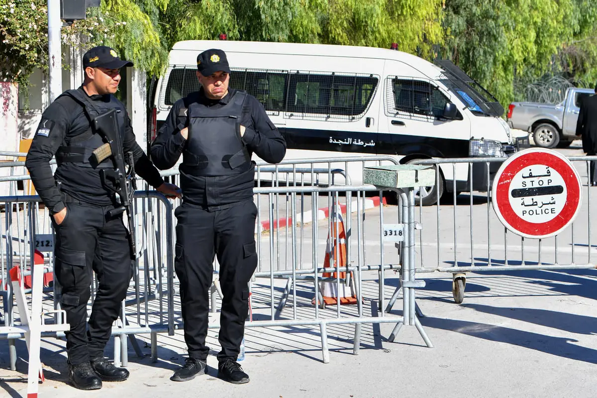 متورطون في اغتيالات سياسية.. فرار 5 "إرهابيين" خطرين من سجن تونسي