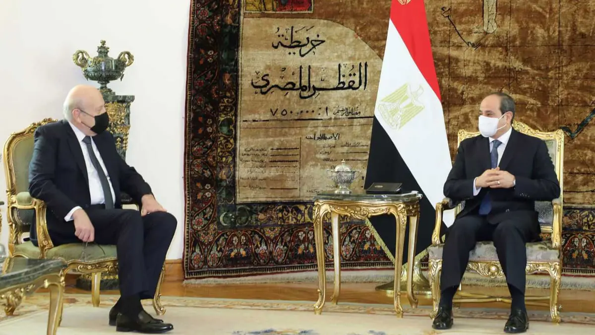 السيسي يؤكد دعم مصر "الكامل" للحكومة اللبنانية