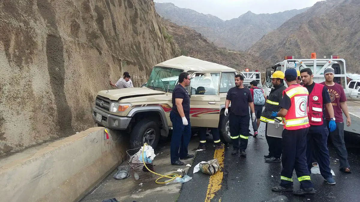 3 وفيات و 5 إصابات من عائلة واحدة بانقلاب سيارة في جدة السعودية