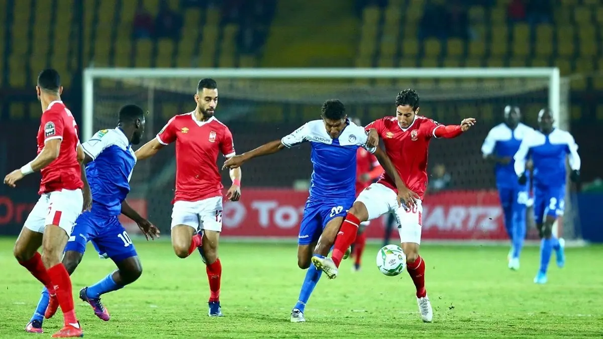 مدرب الأهلي المصري يطلب مهاجمًا ومدافعًا.. وتأجيل صفقة كهربا وعقوبات على أزارو وفتحي وربيعة