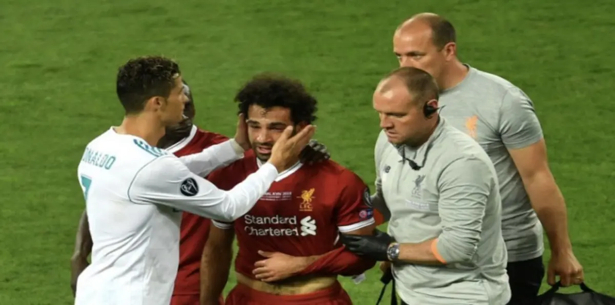 كريستيانو رونالدو يهنئ محمد صلاح على فوزه بجائزة بوشكاش (فيديو)
