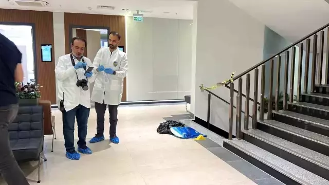 تركيا اليوم تركيا.. رجل يقتـ ـل طليقته أمام زملائها في المستشفى (صور) e6a3311e-e44f-469a-9850-555123b9c04d