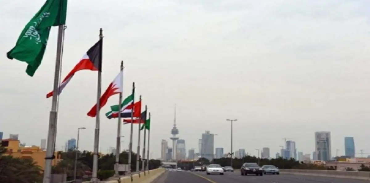 النشاط الاقتصادي الخليجي يتراجع 30% وترسية العقود تهبط 26%