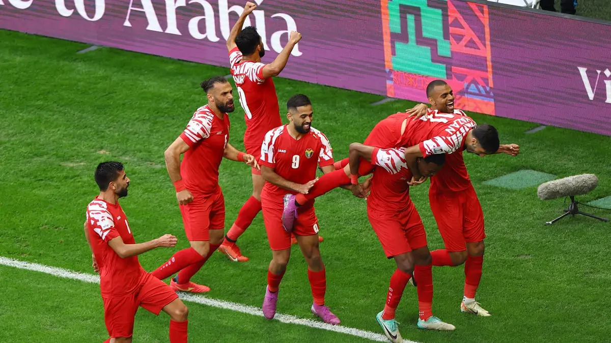 منتخب الأردن يصعق طاجيكستان ويتأهل لنصف نهائي كأس آسيا (فيديو)
