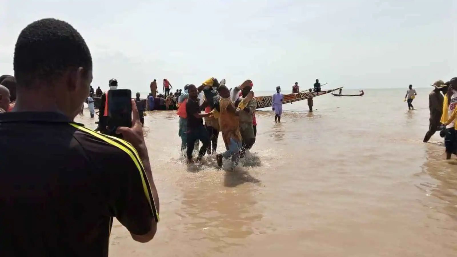 فرّوا من العصابات فابتلعهم النهر.. مصرع 15 قرويًا في نيجيريا