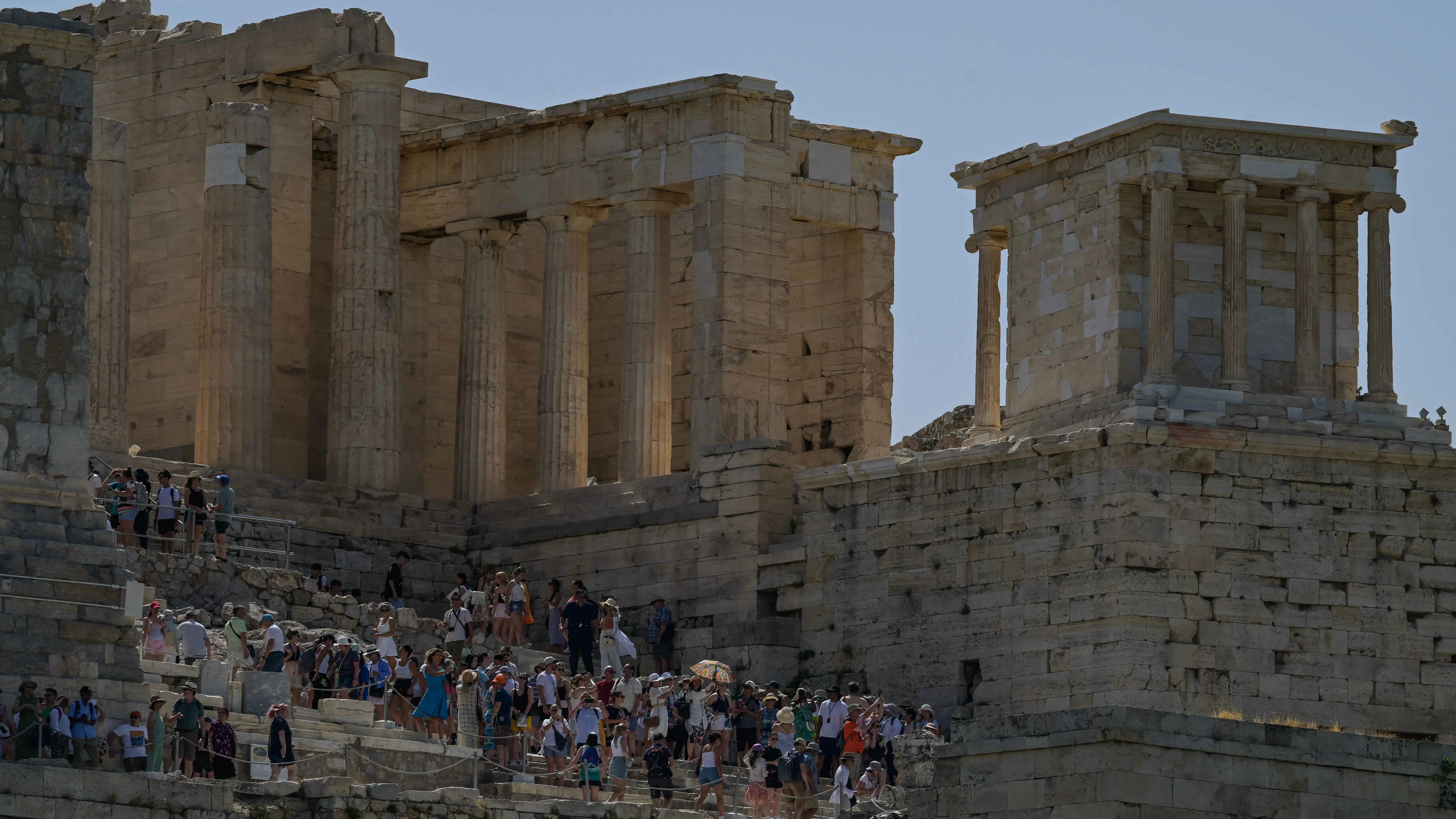 أثينا.. 5 آلاف يورو للزيارات الخاصة لـ"الأكروبوليس"