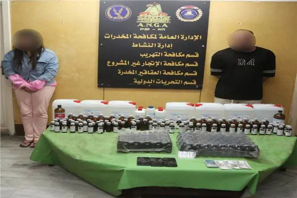  البلوغر المصرية المتهمة بتهريب مخدر الاغتصاب وشريكها