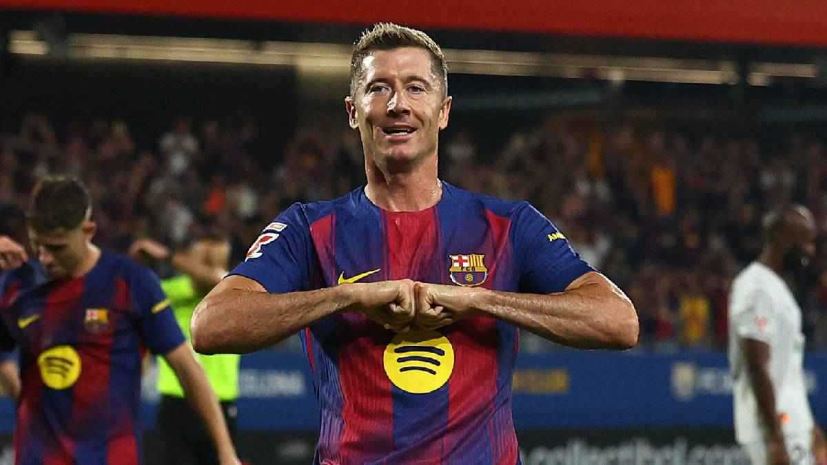 رد حاسم حول رحيل ليفاندوفسكي للدوري السعودي 