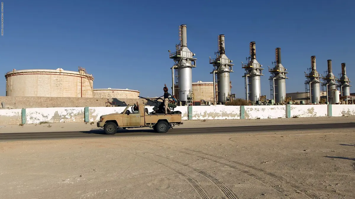 الجيش الليبي يحكم سيطرته على حقل الشرارة النفطي وينفي تسليمه لأي جهة