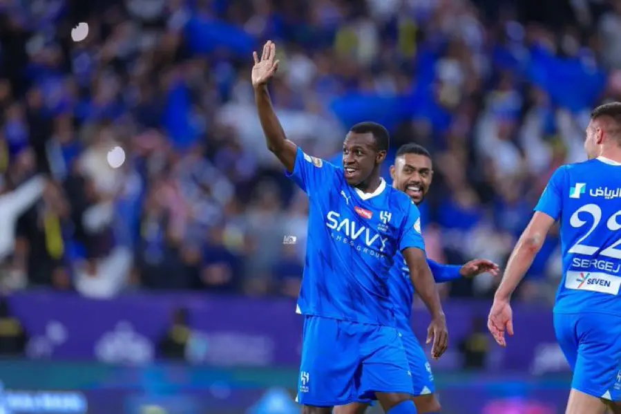 سعود عبد الحميد بقميص الهلال