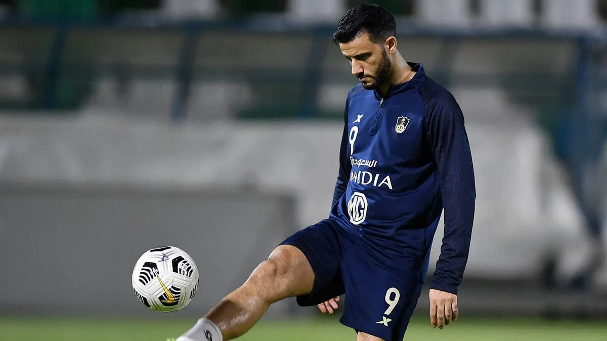 موقف عمر السومة من المشاركة في مباراة الأهلي ضد الهلال