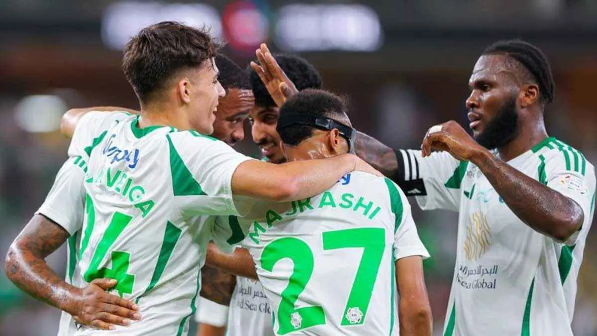 الكشف عن حكم مباراة الأهلي والاتحاد في ديربي جدة