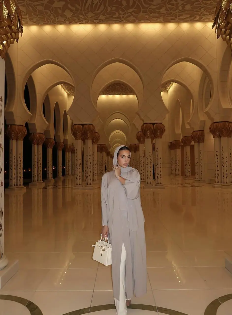 جورجينا في مسجد الشيخ زايد الكبير