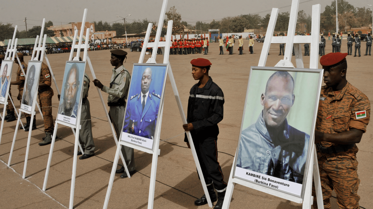 "العفو الدولية" تتهم جماعات مسلحة بارتكاب جرائم حرب في بوركينا فاسو