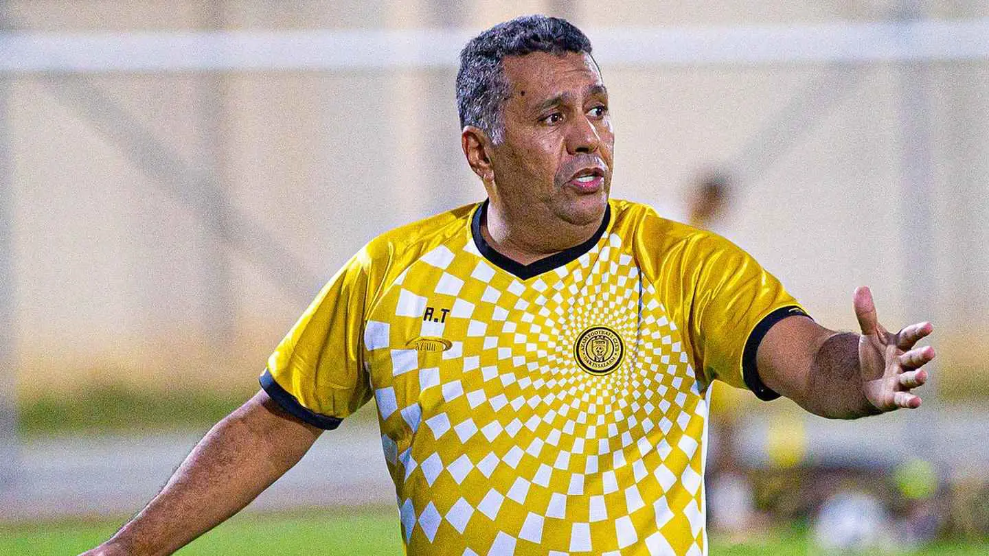 كوكب مراكش المغربي يعلن رسميا التعاقد مع المدرب رشيد الطاوسي