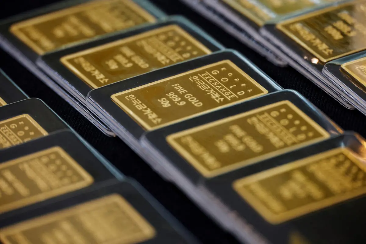 الذهب يرتفع 14% في 2023 بدعم من توقعات خفض الفائدة والطلب على الملاذ الآمن

