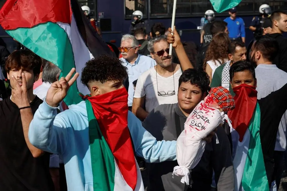 الآلاف يتظاهرون في أثينا للمطالبة بوضع حد لحرب غزة