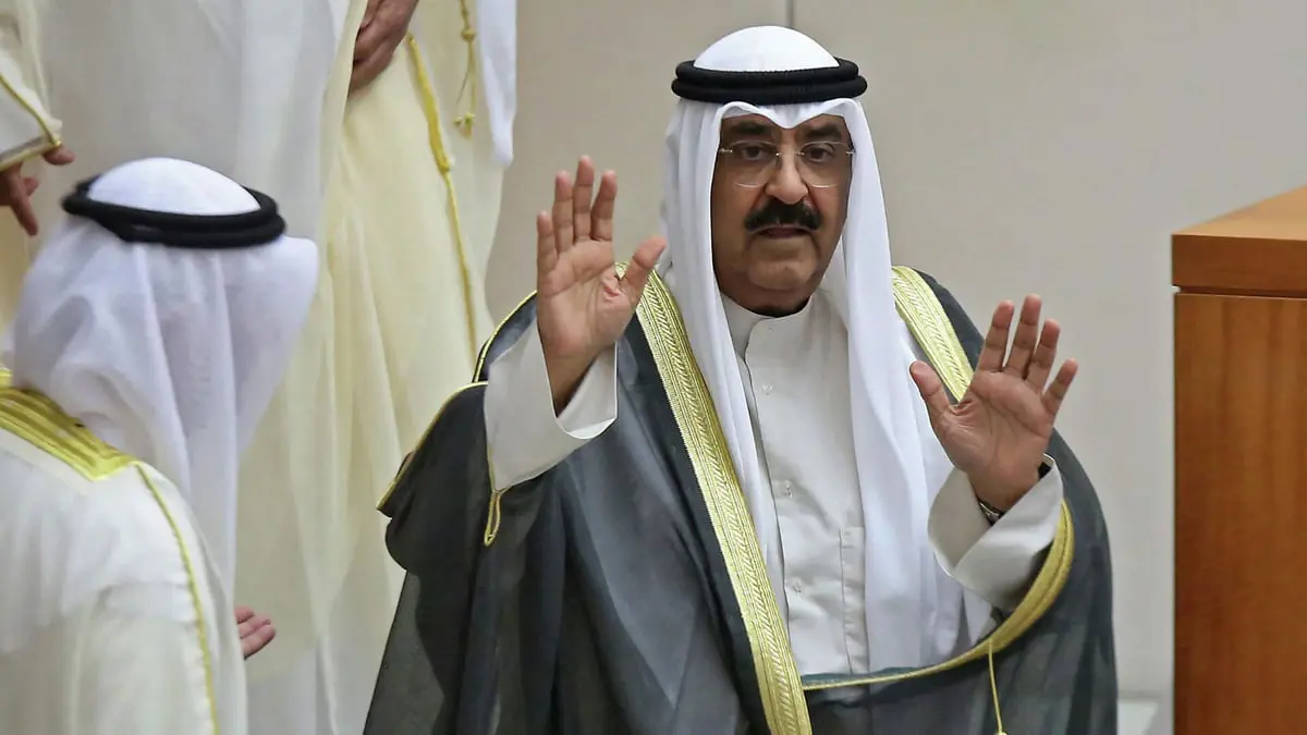 ولي عهد الكويت يلتقي بنواب سابقين مدانين بقضية "اقتحام مجلس الأمة"