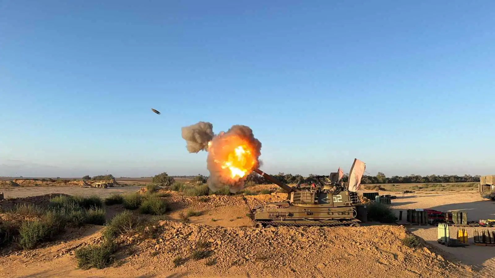 المدفعية الإسرائيلية تهاجم مواقع في غزة