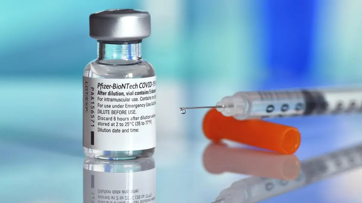 "فايزر" و"بيونتك" تدشنان تجربة للقاح يستهدف متحور أوميكرون