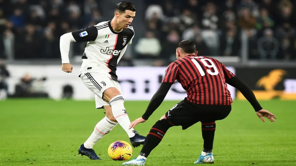 الموعد والقنوات الناقلة.. كل ما تريد معرفته عن مباراة ميلان ضد يوفنتوس في نصف نهائي كأس إيطاليا