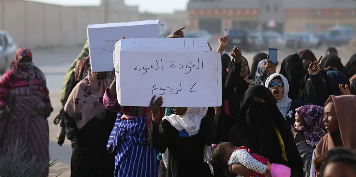 خيبة أمل لدى النازحين من تاورغاء الليبية إلى الصحراء