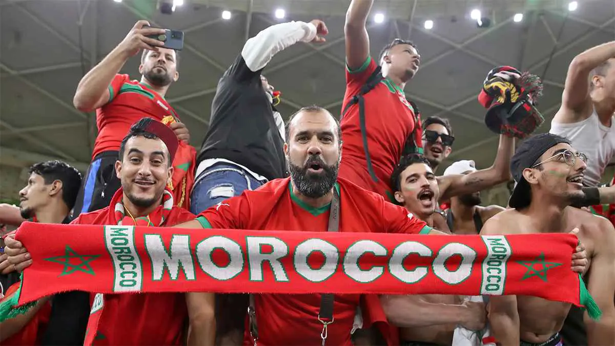 تيفو رائع لنجوم منتخب المغرب أثناء مواجهة تونس الودية (فيديو)
