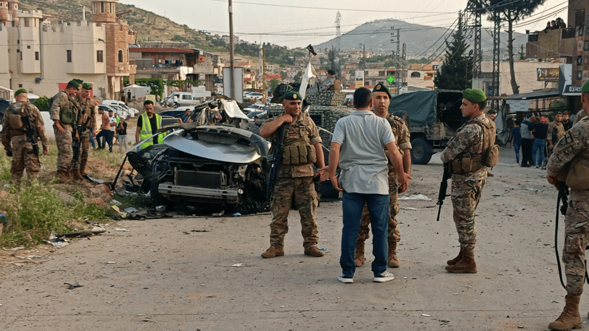 قتيل في غارة إسرائيلية استهدفت مركبة جنوبي لبنان