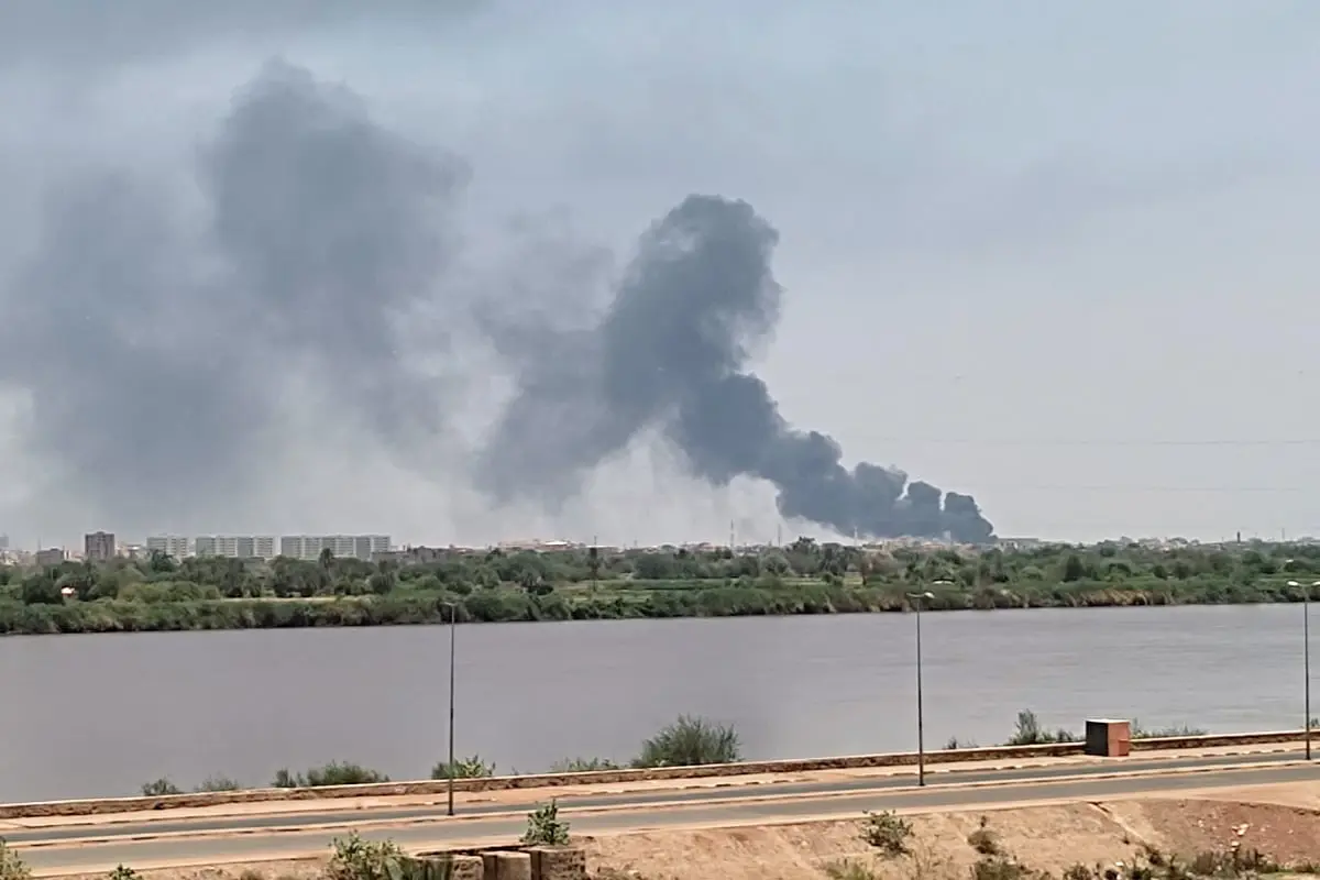 السودان.. اندلاع معارك في أم درمان ينذر بانهيار "هدنة رمضان"