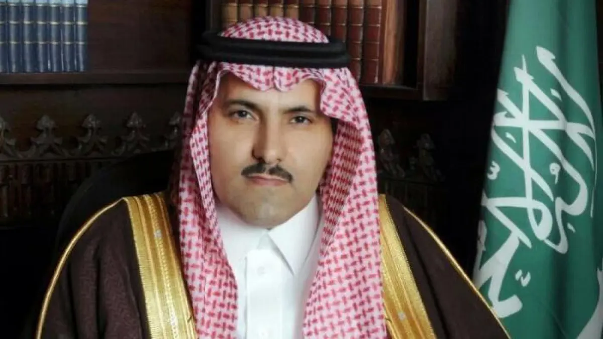 منحة الرافعات السعودية لميناءي عدن والمكلا تعبر الحدود اليمنية