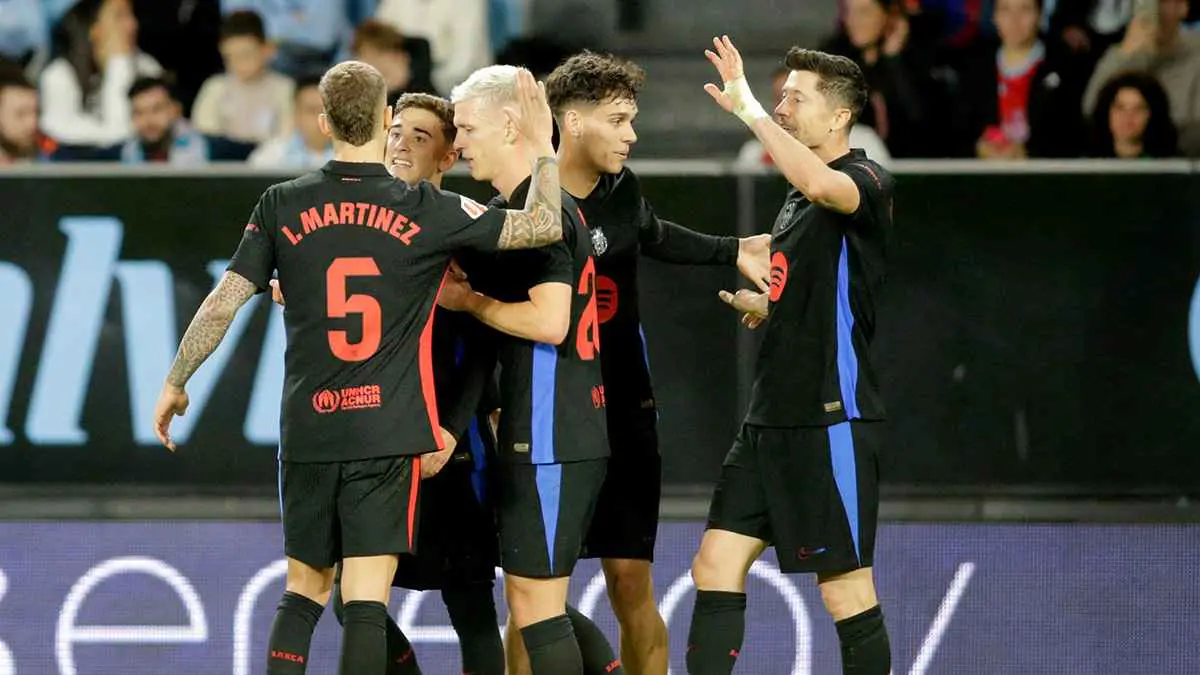 نجم برشلونة يطارد إنجازا تاريخيا للانضمام للأسطورتين ميسي ورونالدو
