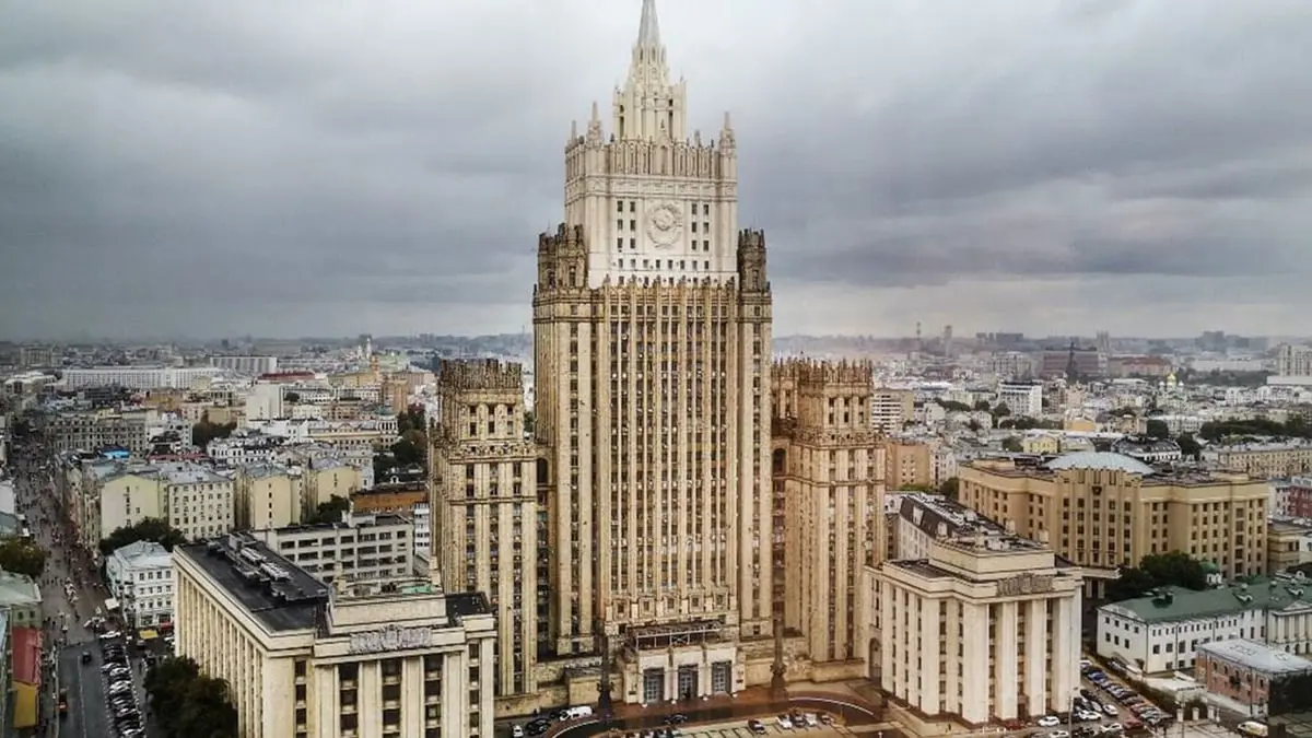 روسيا لسفيرة أمريكا بموسكو: أسلحتكم وجنودكم في أوكرانيا أهداف مشروعة

