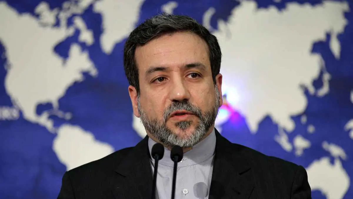 إيران.. بزشكيان يرشح كبير مفاوضي الملف النووي السابق وزيراً للخارجية