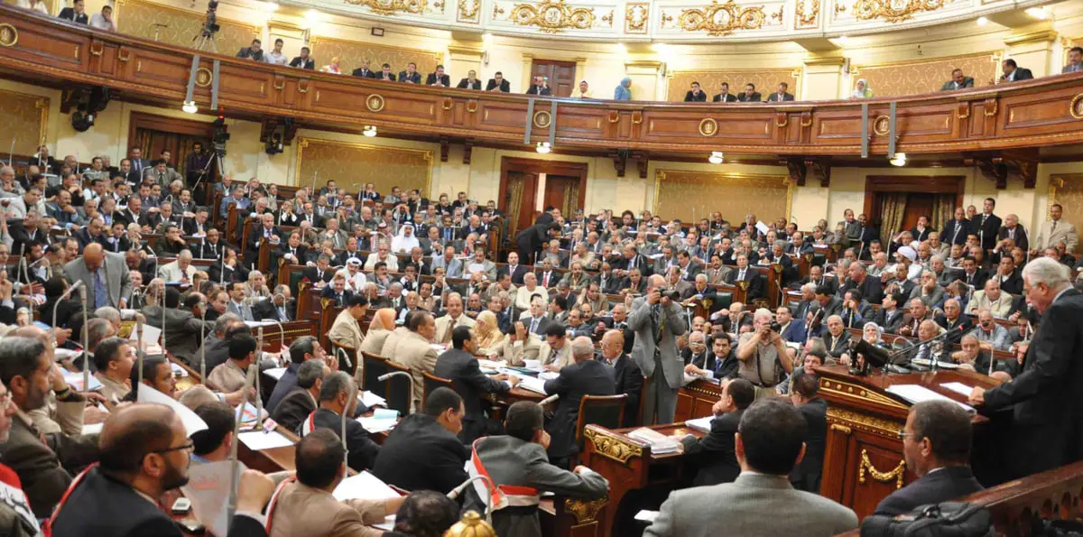 البرلمان المصري يوافق على زيادة رواتب الوزراء ورئيس مجلس النواب