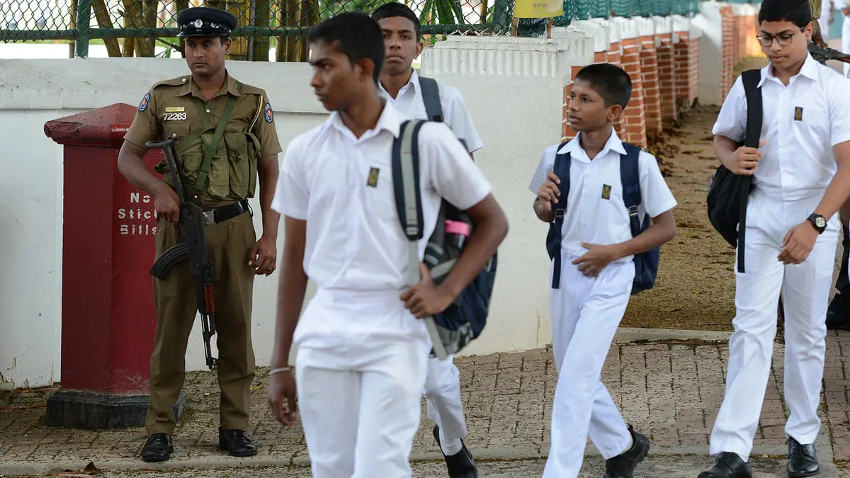 سريلانكا تلغي امتحانات مدرسية لملايين الطلاب بسبب نفاد أوراق الطباعة