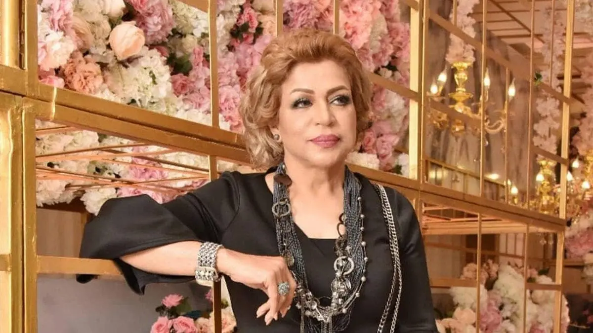 الفنانة العمانية فخرية خميس تخضع لعملية جراحية