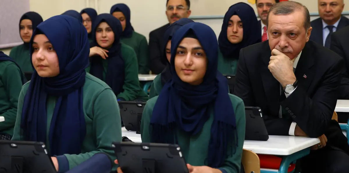 تركيا تعتزم إيقاف تدريس نظرية التطور لداروين بالمدارس الثانوية