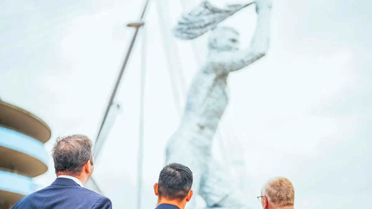 في ذكرى هدفه التاريخي.. مانشستر سيتي يزيح الستار عن تمثال أغويرو