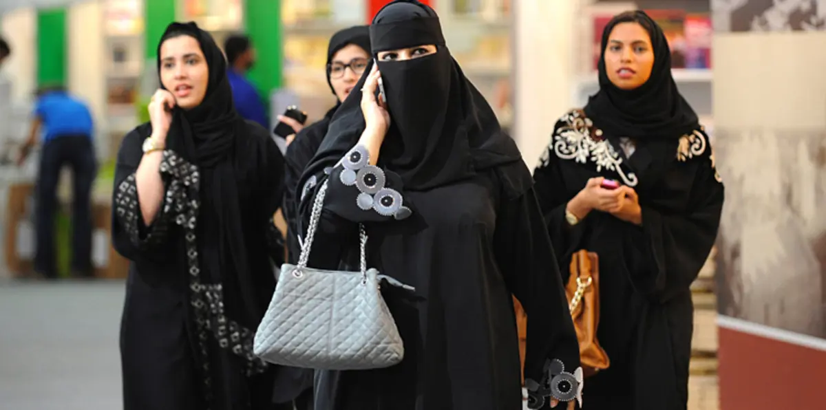 محكمة سعودية تسقط الولاية الرجالية المفروضة على 6 فتيات