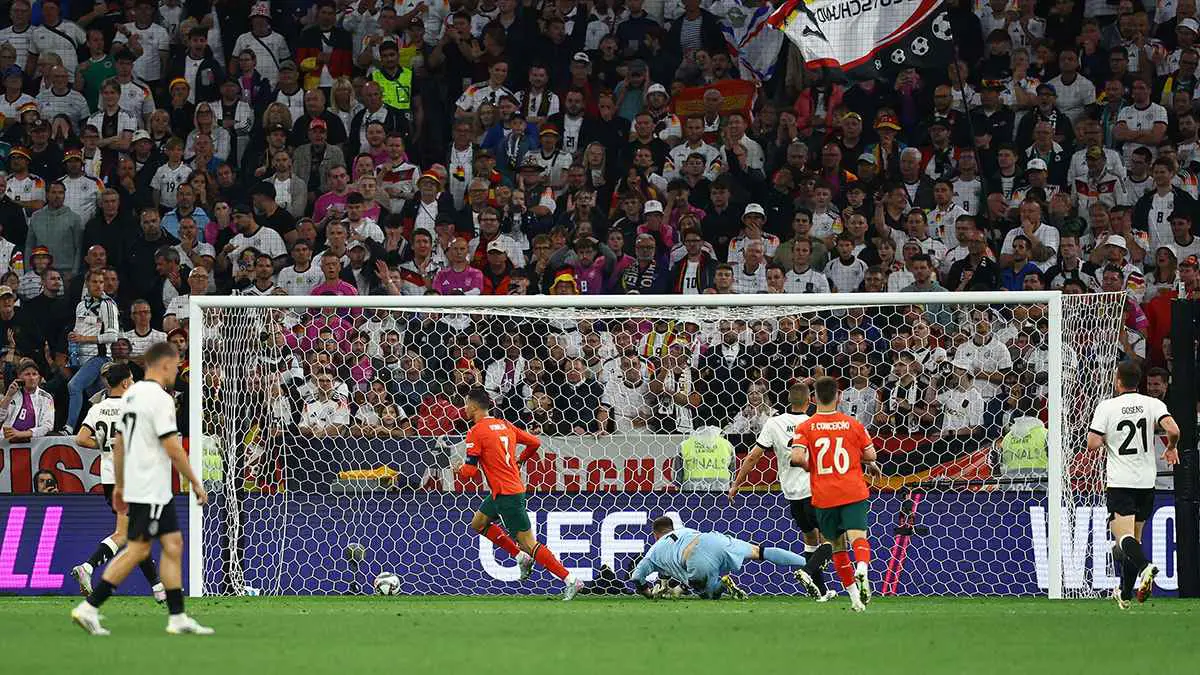 رونالدو يقود البرتغال لتجاوز ألمانيا والتأهل لنهائي دوري الأمم الأوروبية (فيديو)